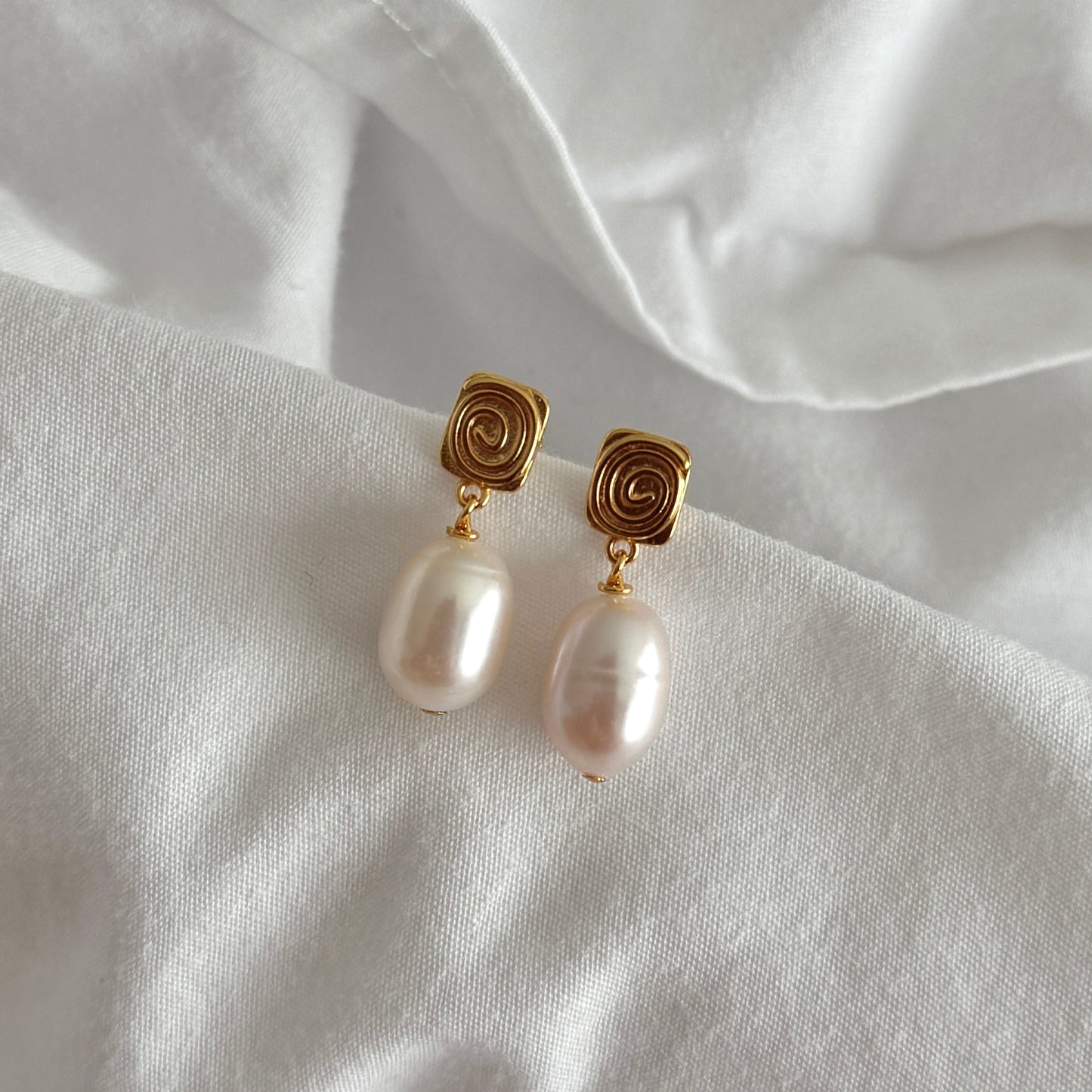 Saada Earrings- Gold