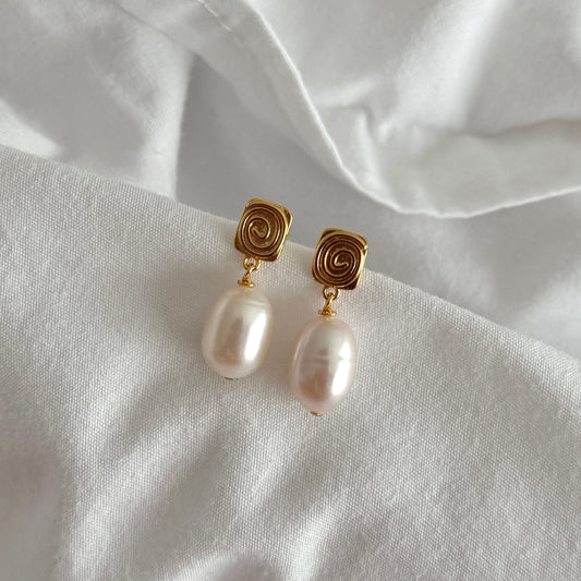Saada Earrings- Gold