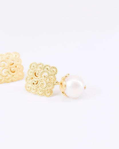 helena earrings