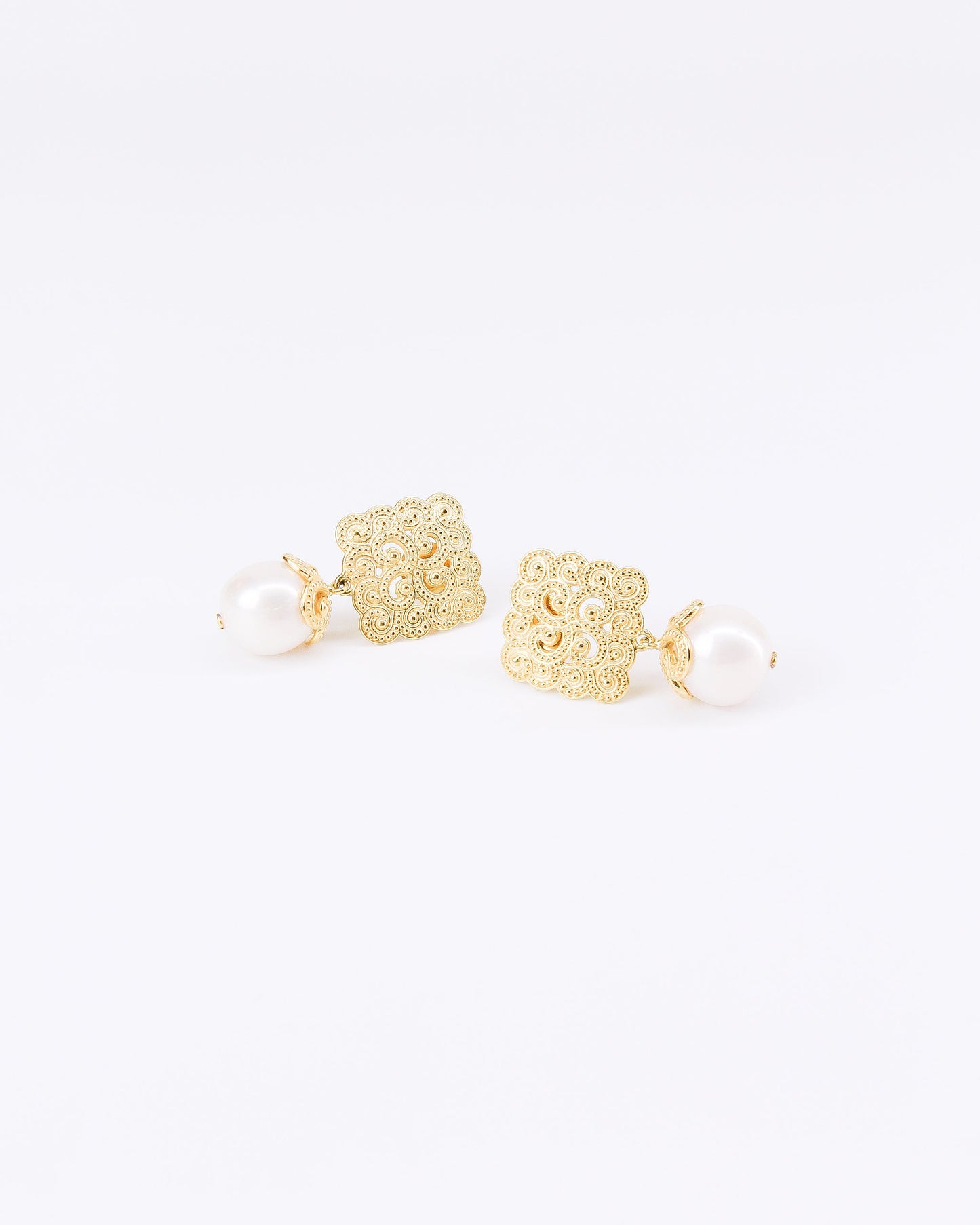 helena earrings