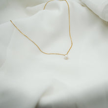 Load image into Gallery viewer, Aine Dainty Pearl Necklace
