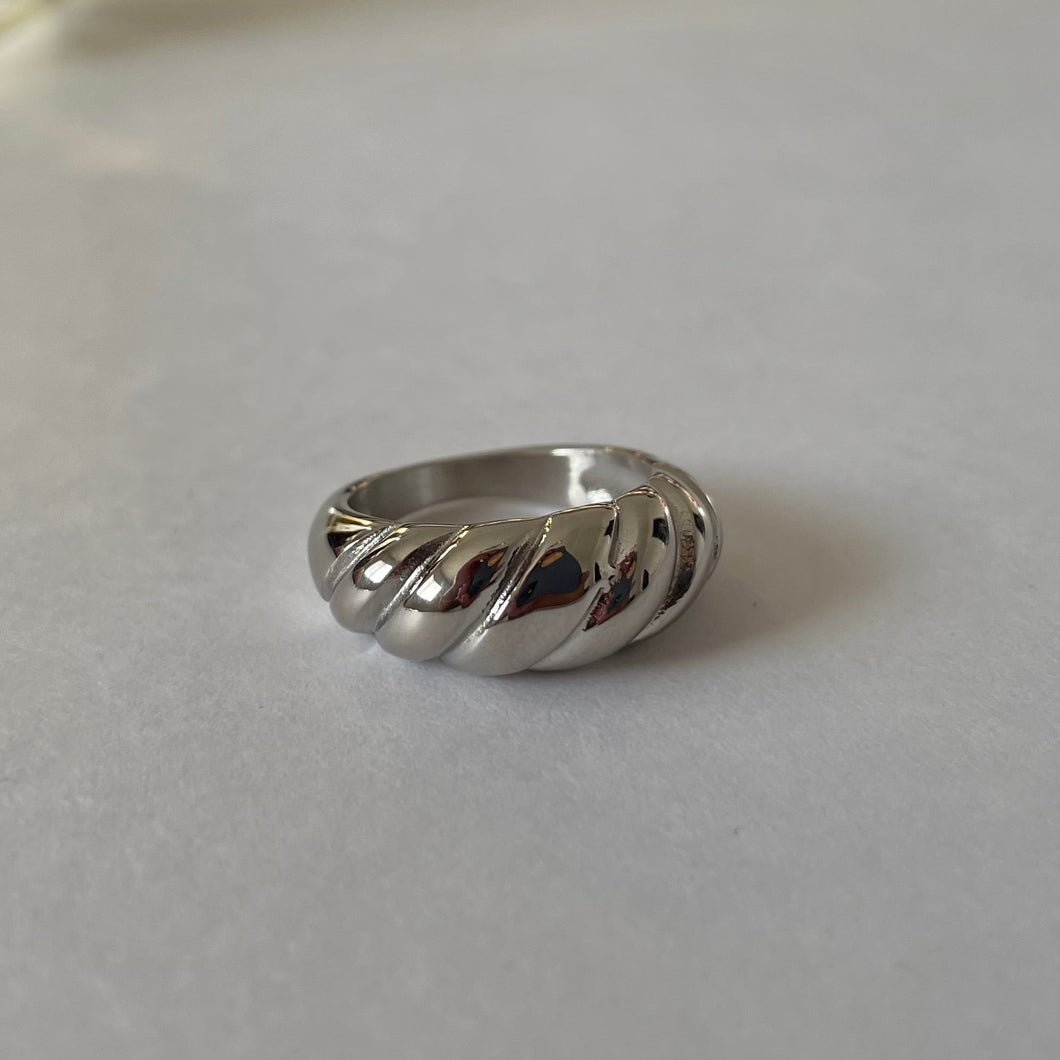 Croissant Dome Ring - Silver
